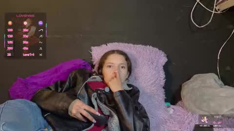 sweetdam12 online show from September 17, 9:07 pm