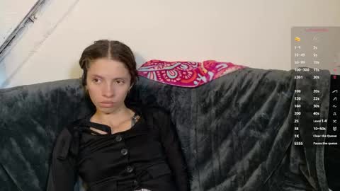 sweetdam12 online show from April 18, 9:59 pm