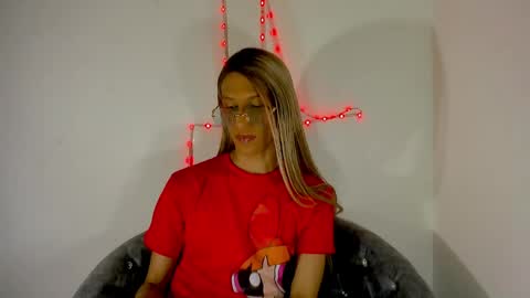 Amelia online show from April 22, 6:15 pm