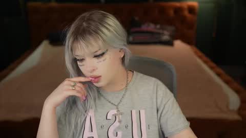 Amelia online show from November 9, 7:05 pm