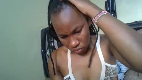 sweetdiva2012 online show from February 19, 5:06 am