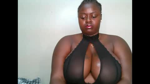 sweetest_snack online show from February 3, 6:33 am