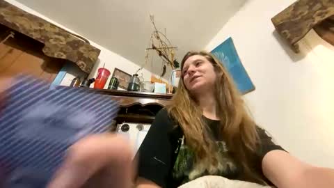 sweetfreedom2004 online show from November 7, 8:17 am