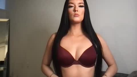 Gracie  online show from November 20, 3:05 am