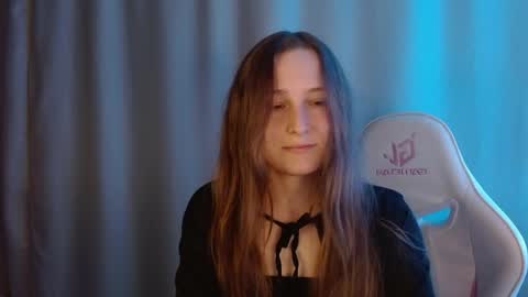 Annie online show from April 27, 9:12 pm