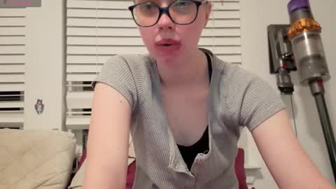 Sweetiek1tty online show from October 31, 1:06 am