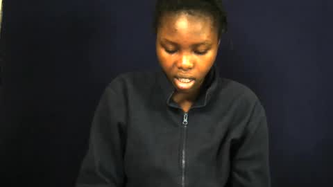 sweetkirrie online show from May 4, 7:20 pm