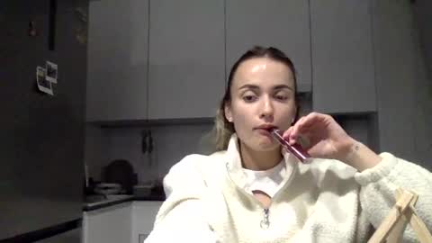 sweetlatalanaa online show from June 24, 9:22 pm