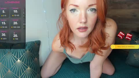 Snapshot of sweetlikestrawberrywine chatting on December 2, 3:20 pm Strawberry Wine online show from December 2, 3:20 pm