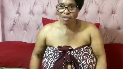 sweetmellowx1 online show from April 4, 6:15 pm