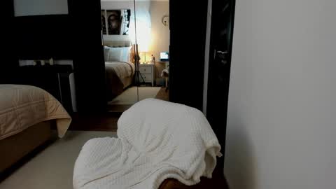 Nicole online show from January 15, 10:06 am