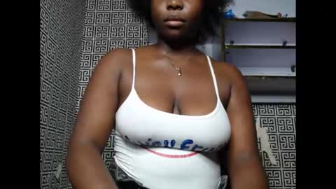 Snapshot of sweetnectarx chatting on October 6, 12:17 am sweetnectarx online show from October 6, 12:17 am