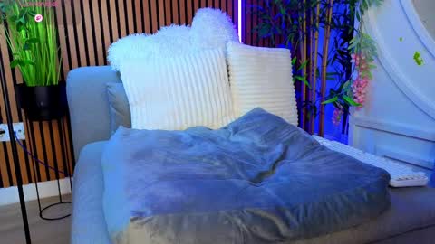 sweetsofix online show from March 25, 9:43 pm