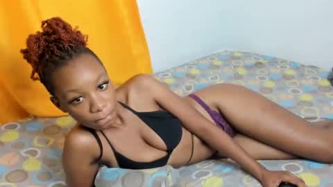 sweettrouble_ online show from July 8, 8:01 pm