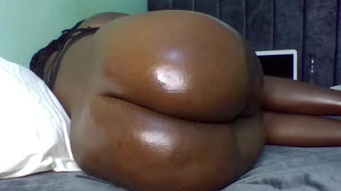 sweettrozzy online show from March 1, 9:59 pm