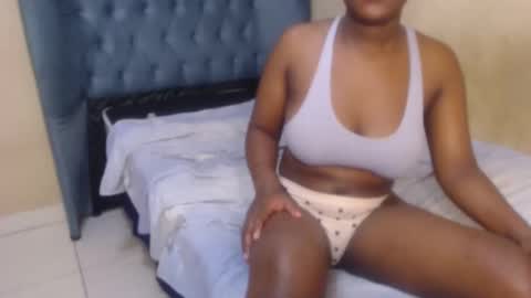 sweetwetebony2 online show from December 6, 7:04 am