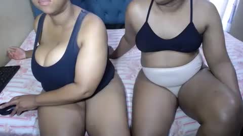 sweetwetebony2 online show from December 3, 8:37 am