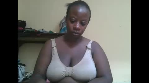 sweetyass25 online show from November 18, 5:10 am