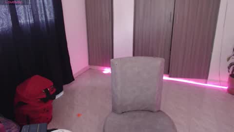 yaya online show from January 15, 7:00 pm