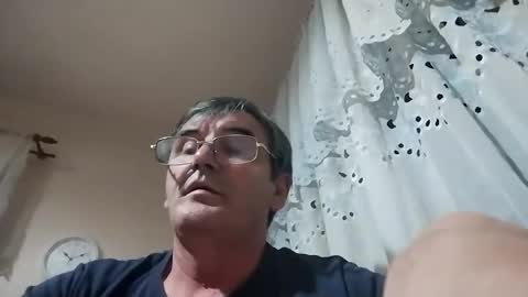 Raymond online show from April 4, 7:10 pm