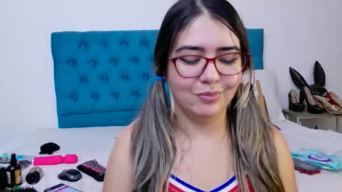 soffya online show from March 16, 10:58 pm