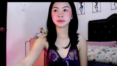 Holly online show from November 13, 1:52 am