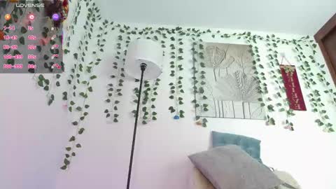 Snapshot of swt_helen chatting on October 21, 9:29 pm Helen  online show from October 21, 9:29 pm