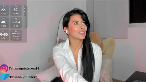 Snapshot of swt_molly chatting on December 5, 1:20 am Molly  online show from December 5, 1:20 am