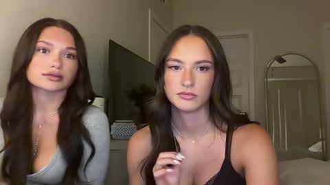 sydneyharperrr online show from August 7, 2:54 am