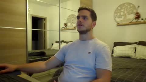 syl092 online show from October 7, 5:20 pm