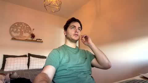 syl092 online show from February 7, 9:56 am