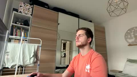 syl092 online show from January 16, 1:53 pm