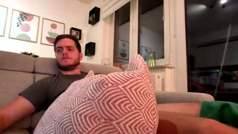 syl092 online show from April 24, 8:11 pm