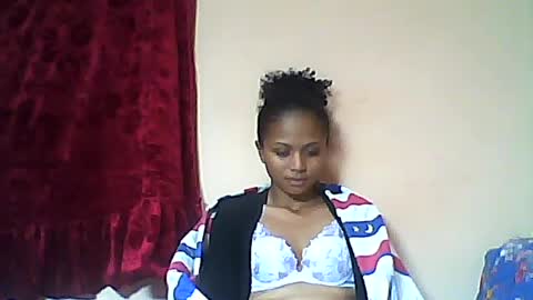 sylvaniah01 online show from May 27, 3:03 am