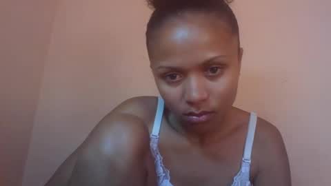 sylvaniah01 online show from July 5, 5:47 am