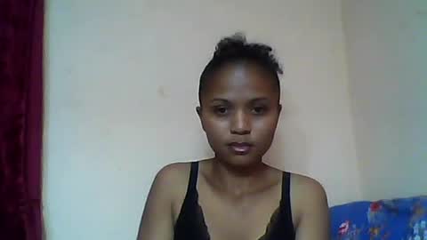 sylvaniah01 online show from May 22, 7:37 am
