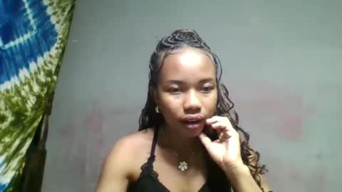 Sylviette online show from May 23, 7:10 pm