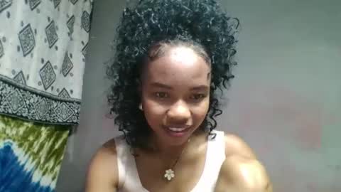 Sylviette online show from May 26, 9:54 pm