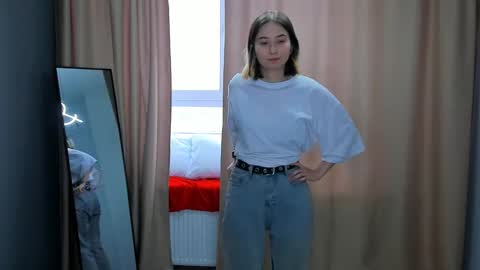 Mia online show from February 25, 4:57 am