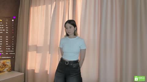 Mia online show from March 3, 4:25 am