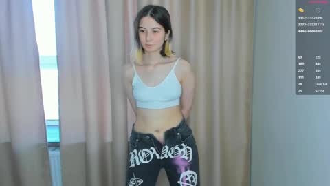 Mia online show from March 6, 11:03 am