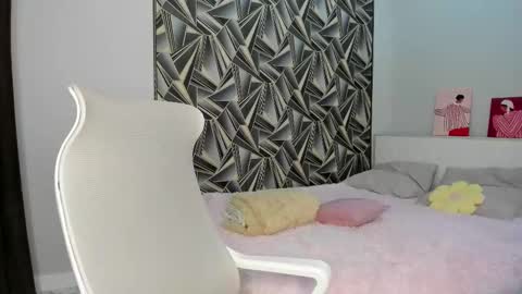 Mila online show from December 4, 1:49 am