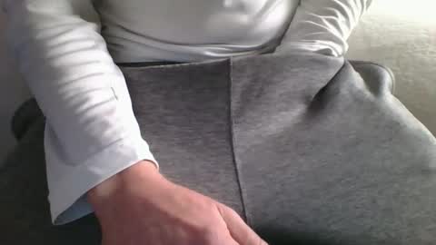 t8xxx3 online show from March 7, 4:22 pm