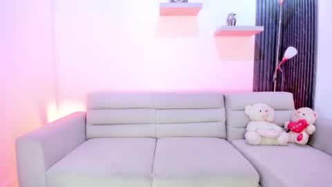 Tahiela  online show from March 7, 3:50 am