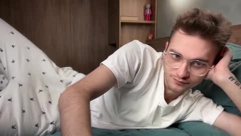 tai_fun online show from February 11, 3:10 am