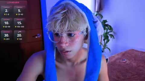 taichi online show from November 8, 7:50 pm