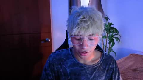 taichi online show from November 5, 8:33 pm