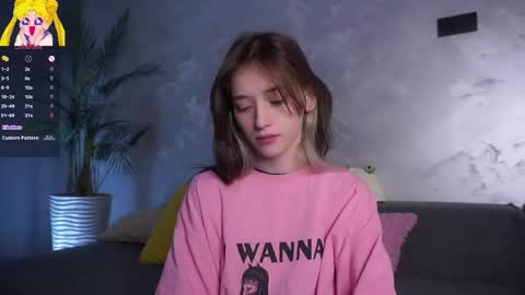 Mia online show from April 13, 1:54 am