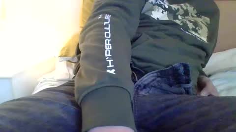 Snapshot of tallboy53 chatting on January 31, 9:48 am Ill tell you if you really want to know. online show from January 31, 9:48 am