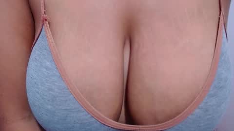 tamaraa_hott online show from March 19, 5:07 pm